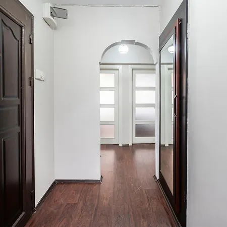 Downtown 2 Bdrm * בורסה