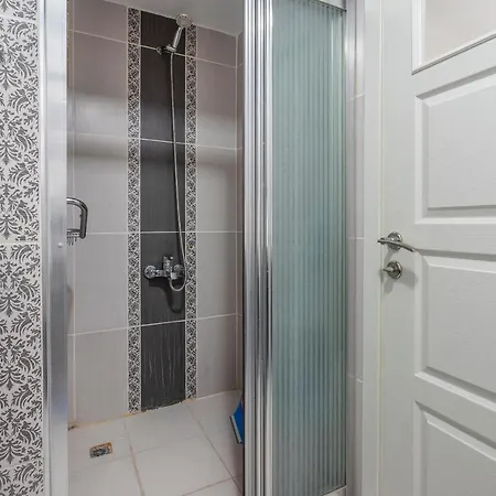 דירה Downtown 2 Bdrm בורסה