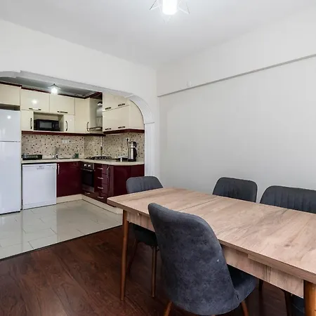 דירה Downtown 2 Bdrm