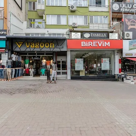 Downtown 2 Bdrm דירה